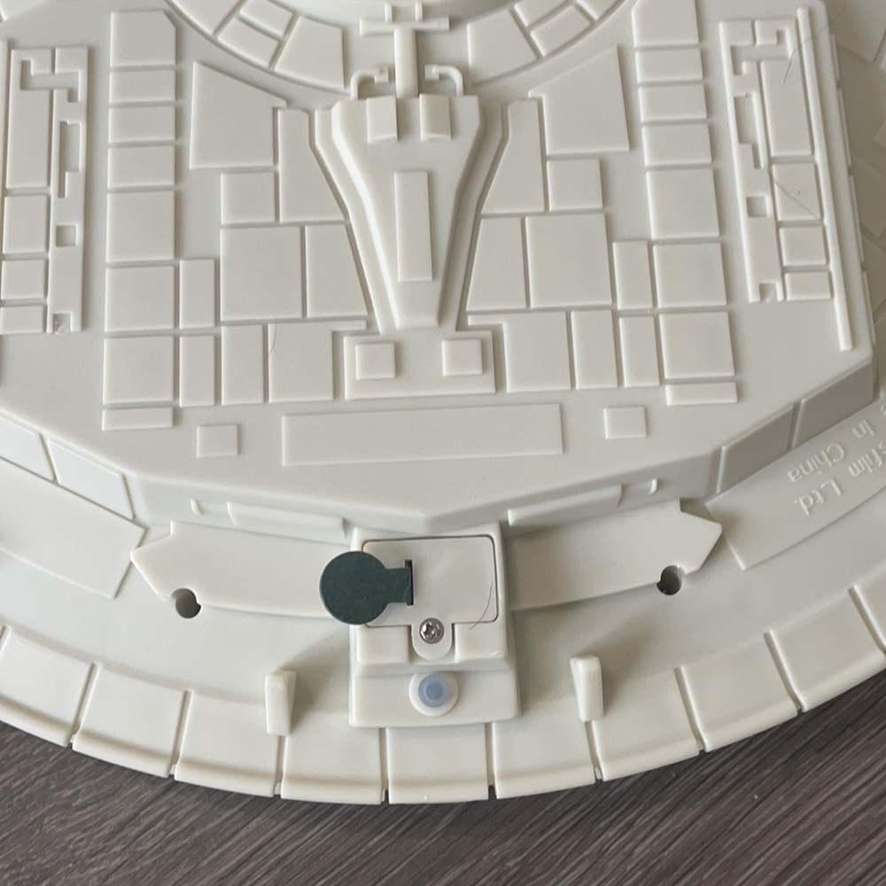 Millennium Falcon popcorn bucket - Picture 10 of 13